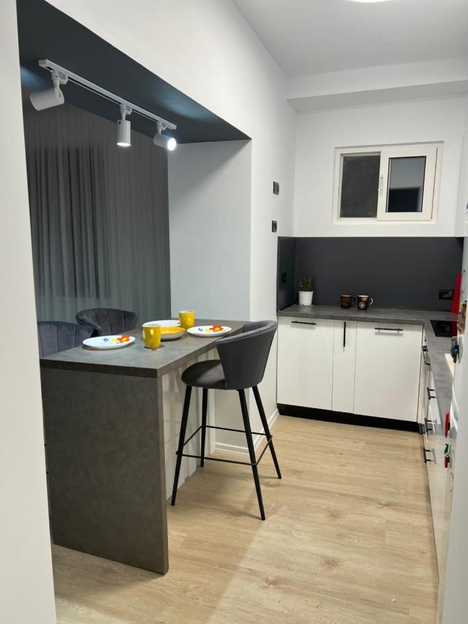 Amion Apartment In Center Of Tirana Zewnętrze zdjęcie