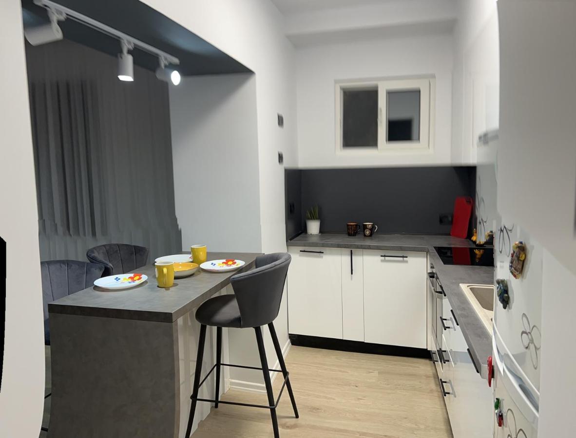 Amion Apartment In Center Of Tirana Zewnętrze zdjęcie