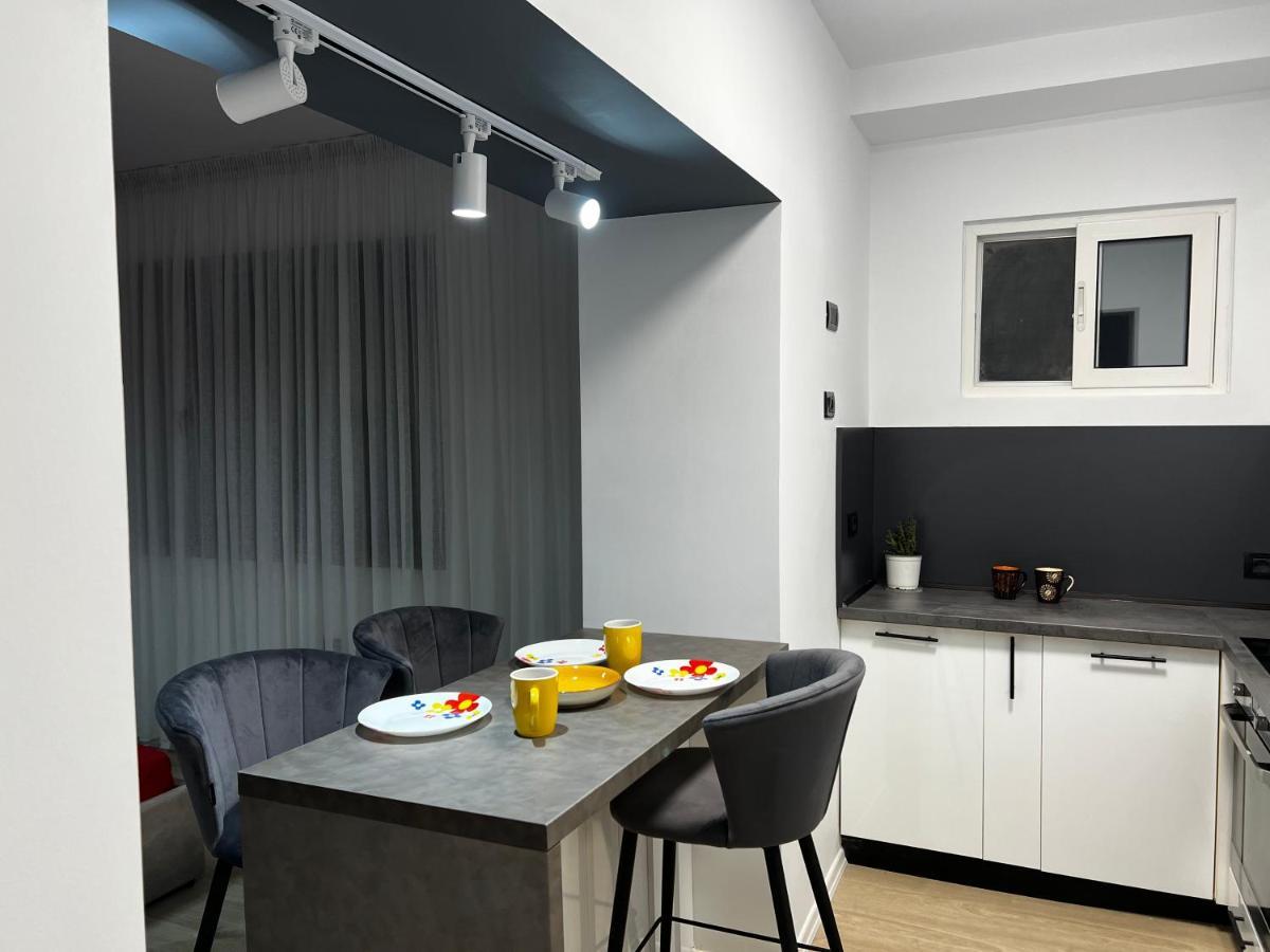 Amion Apartment In Center Of Tirana Zewnętrze zdjęcie