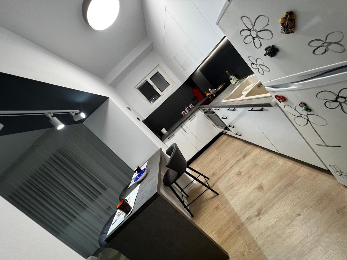 Amion Apartment In Center Of Tirana Zewnętrze zdjęcie