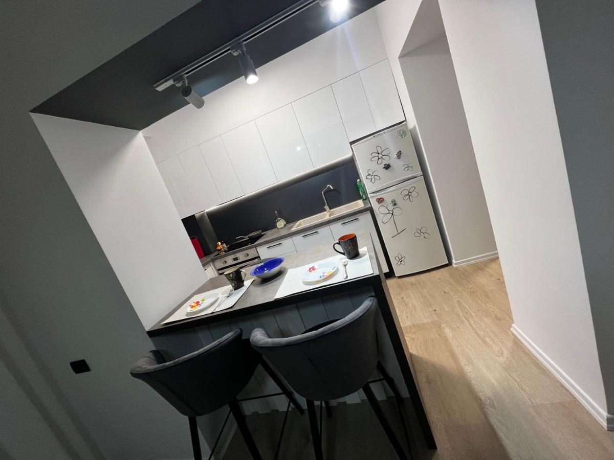 Amion Apartment In Center Of Tirana Zewnętrze zdjęcie
