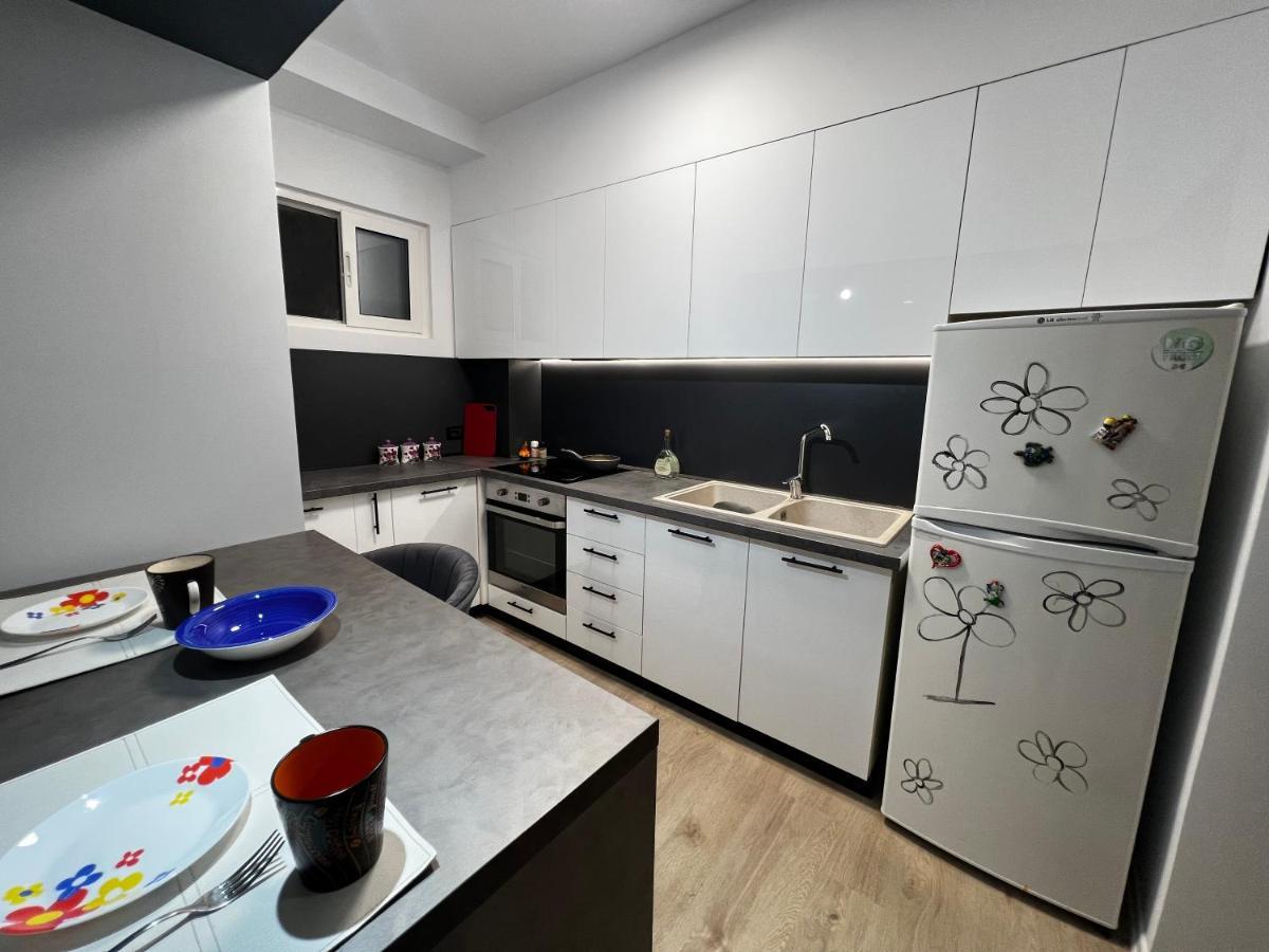 Amion Apartment In Center Of Tirana Zewnętrze zdjęcie