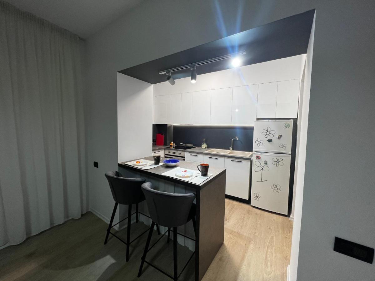 Amion Apartment In Center Of Tirana Zewnętrze zdjęcie