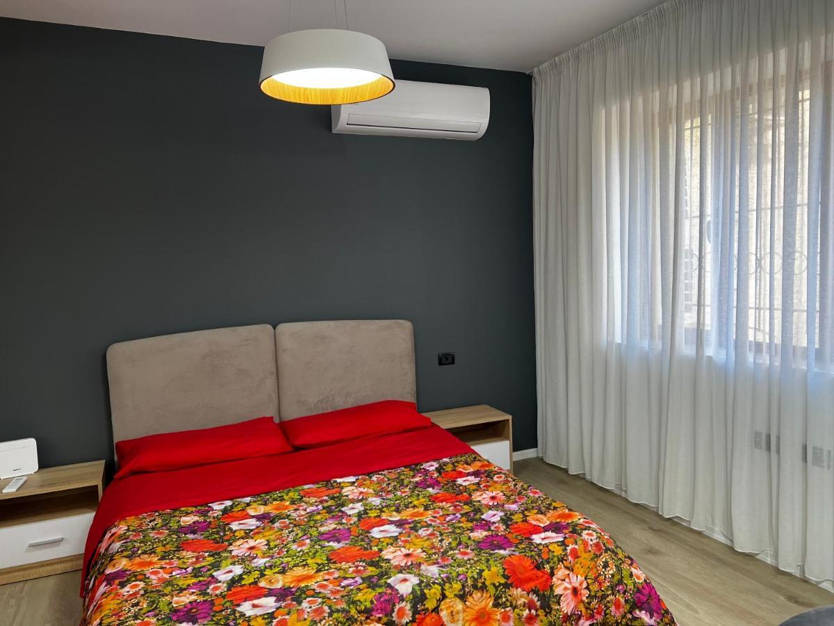 Amion Apartment In Center Of Tirana Zewnętrze zdjęcie